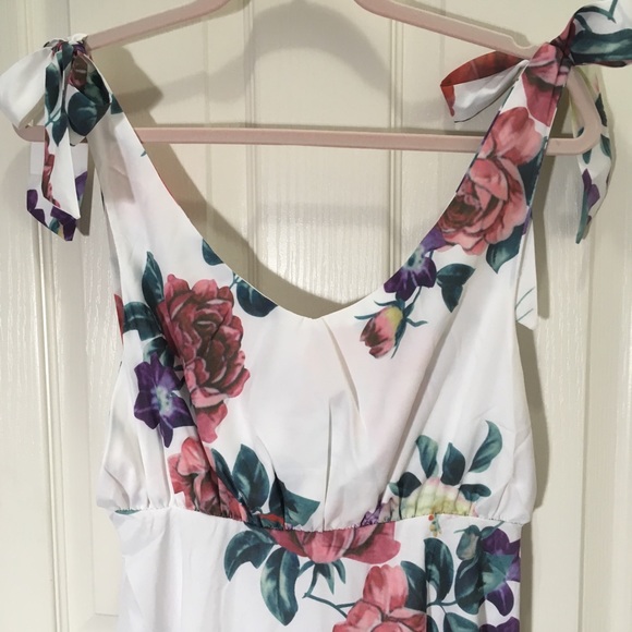 White Floral Maxi Dress - Picture 2 of 5